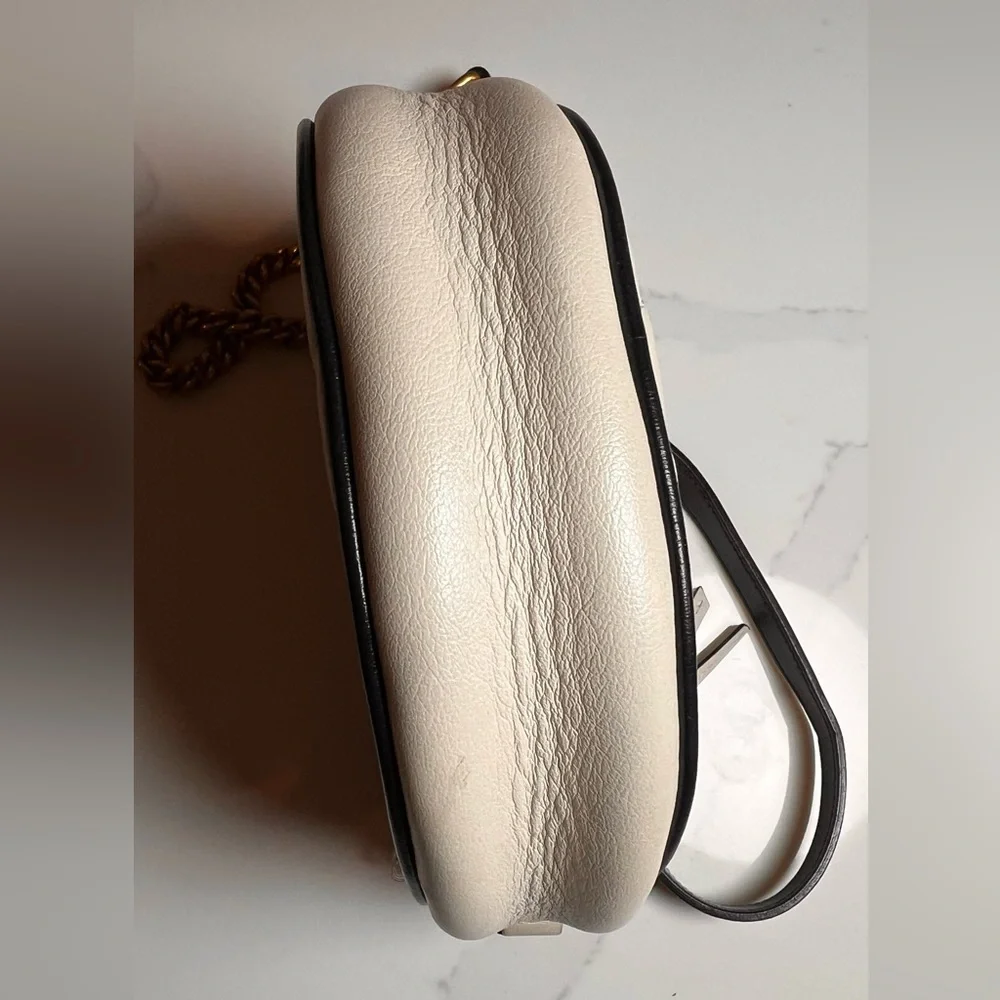 Gucci Ivory blue Circle Crossbody Bag with Gold Chain - Picture 5 of 14